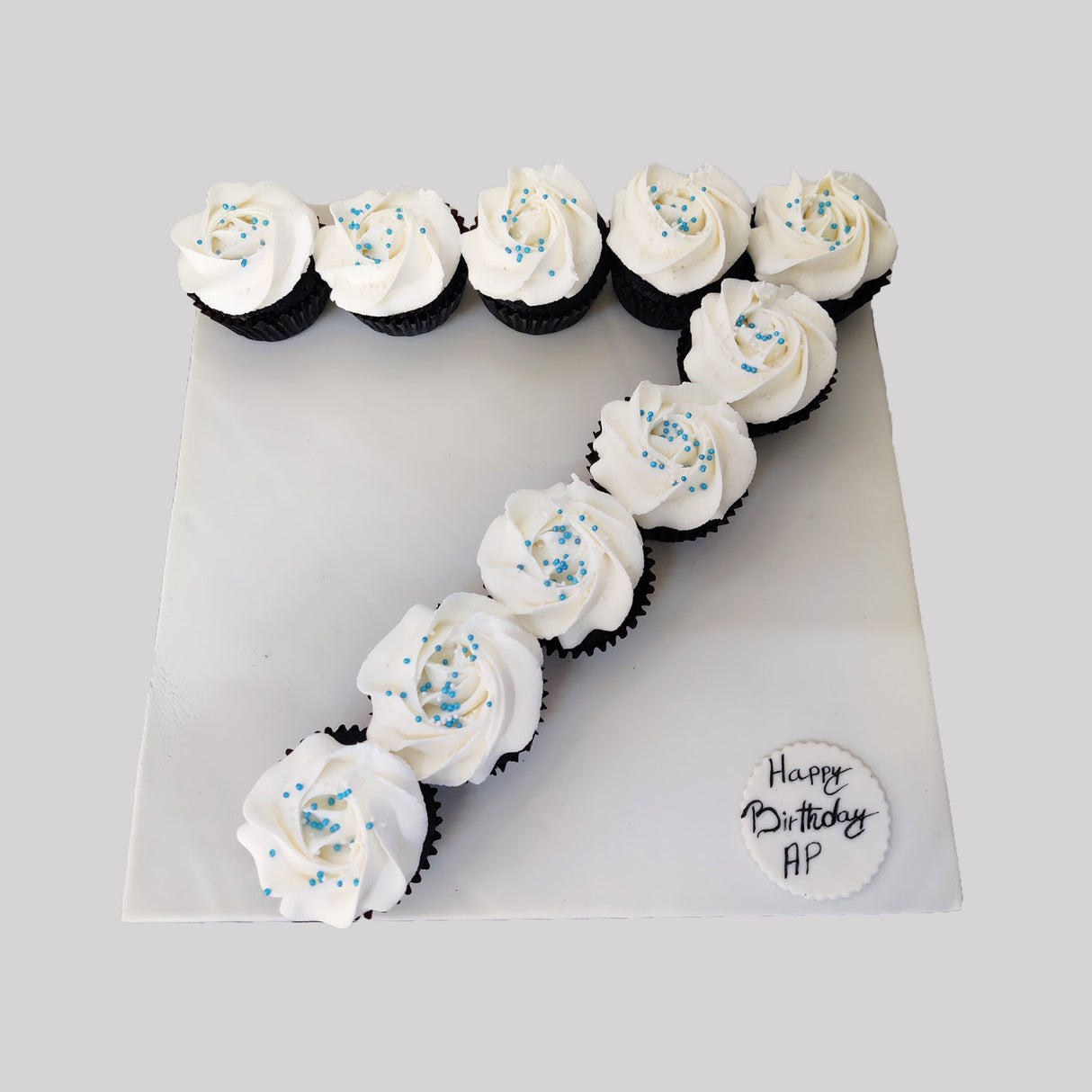 Chocolate cupcake with vanilla buttercream (7) - Crave by Leena