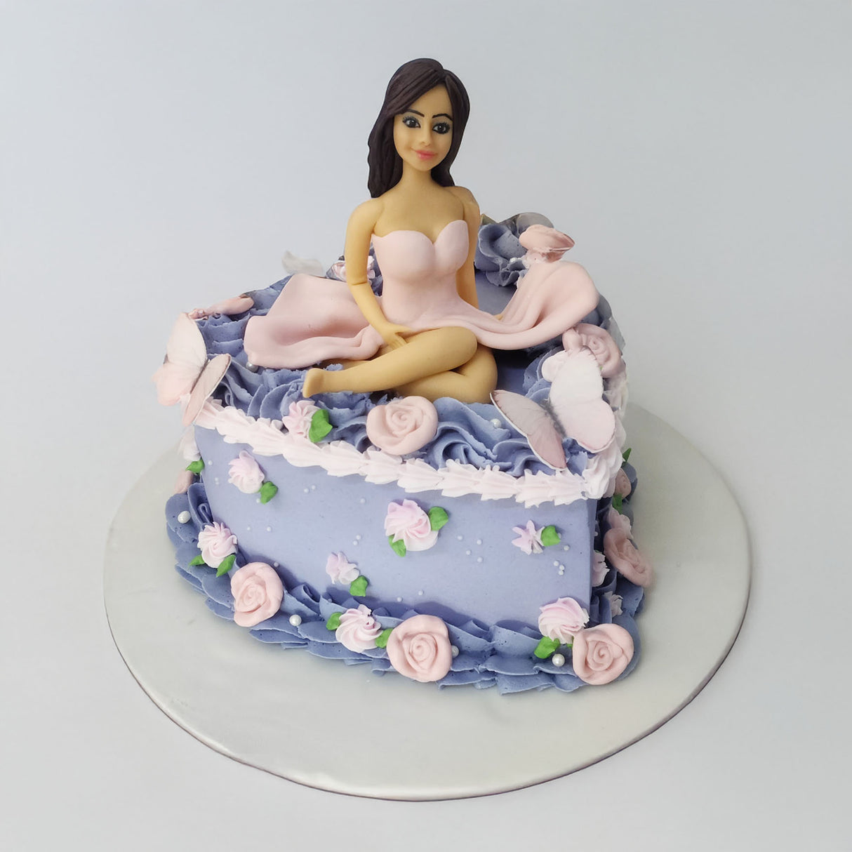 Heart Shape Vintage Cake - Crave by Leena