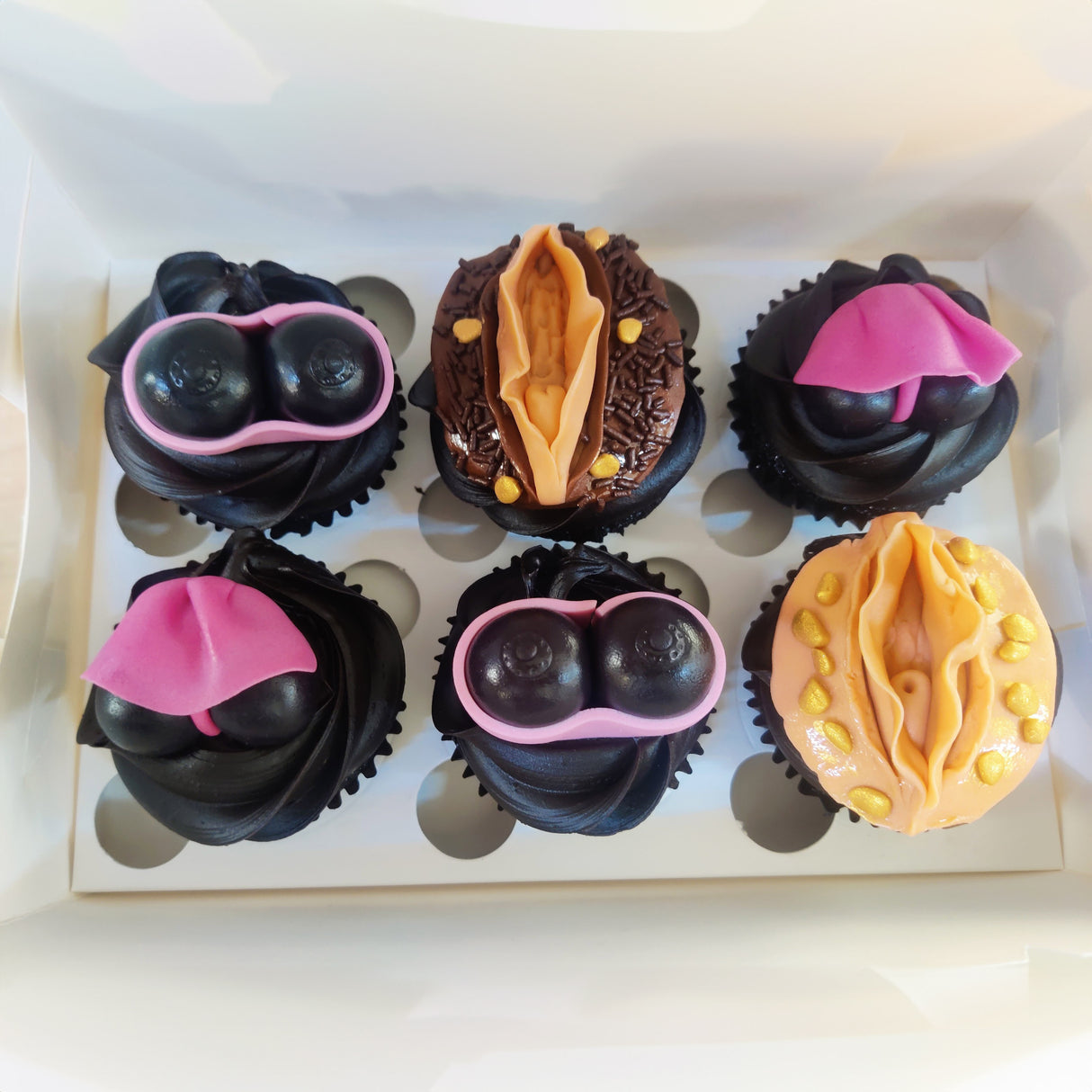 Bachelor theme cupcakes - Crave by Leena