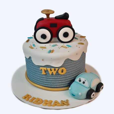 Drip cake with Cars - Crave by Leena