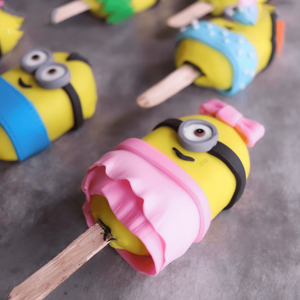 Minion Cakesicles - Crave by Leena